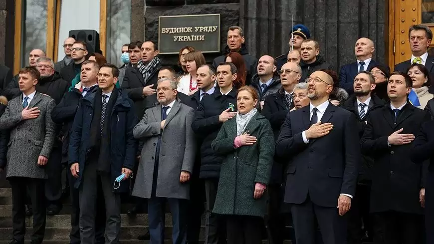 Правительство Украины поет