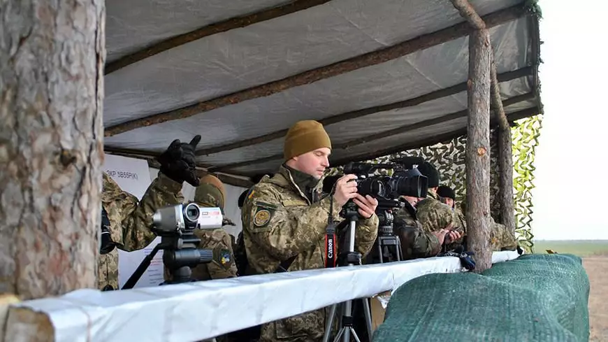 Украинские военные на командном пункте