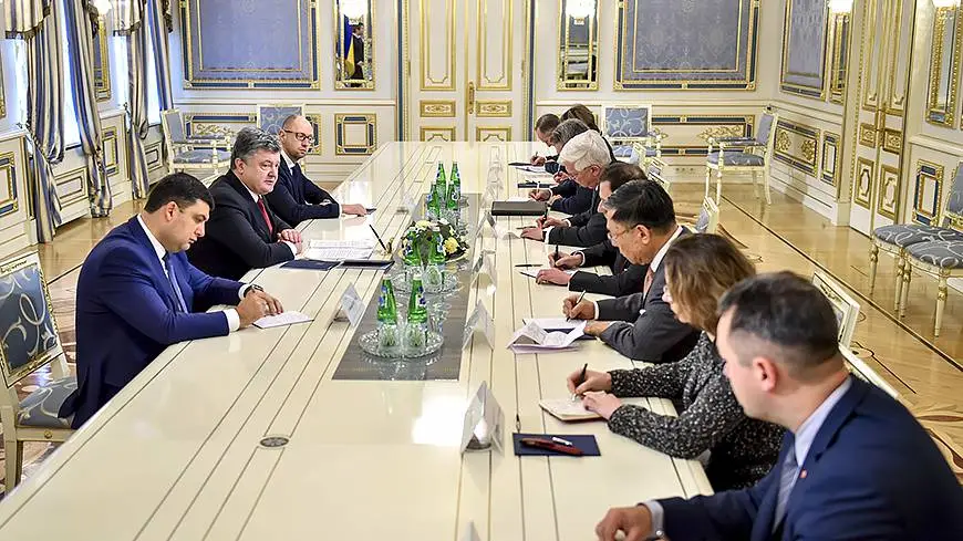 Послы стран Запада на встрече с Порошенко