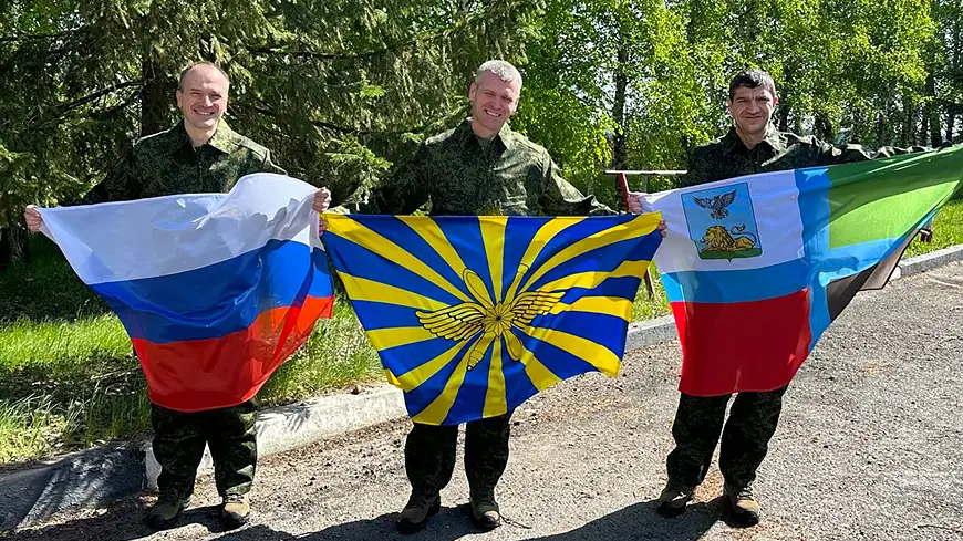 Освобождённые из плена 6 мая 2023 года российские лётчики