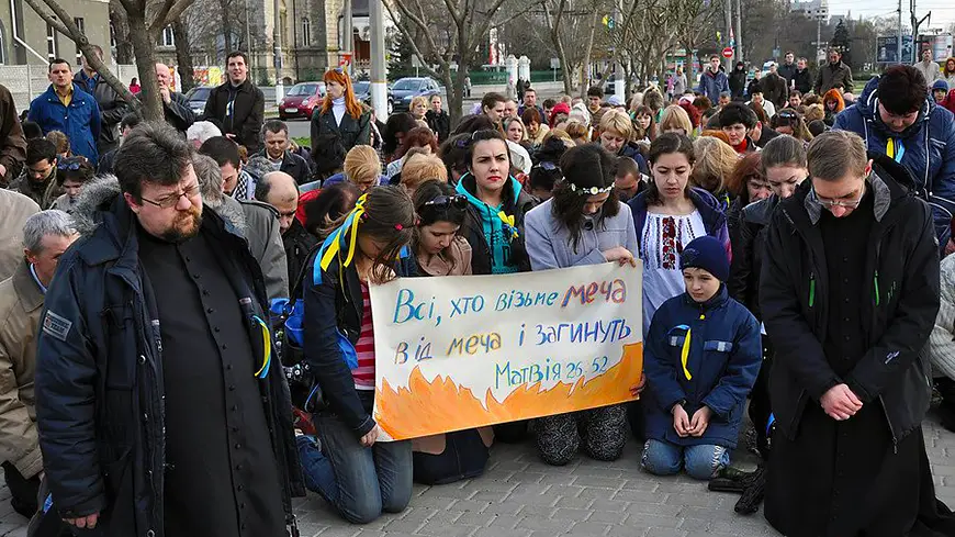 В Николаеве на коленях