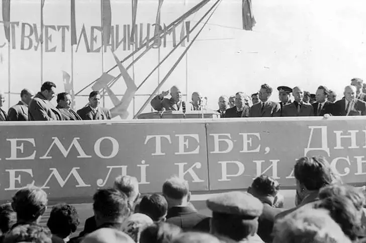 Никита Хрущёв открывает первую очередь Северо-крымского канала