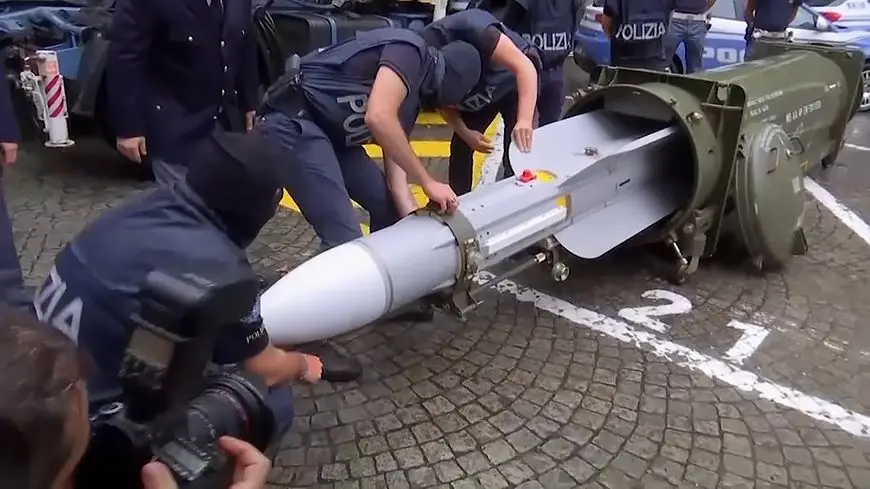 Полиция изымает оружие у итальянских неонацистов