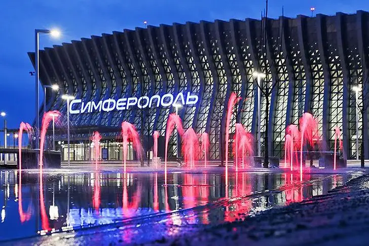 Симферопольский аэропорт ночью