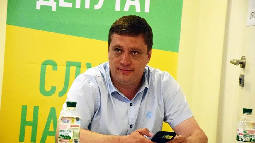 Роман Иванисив