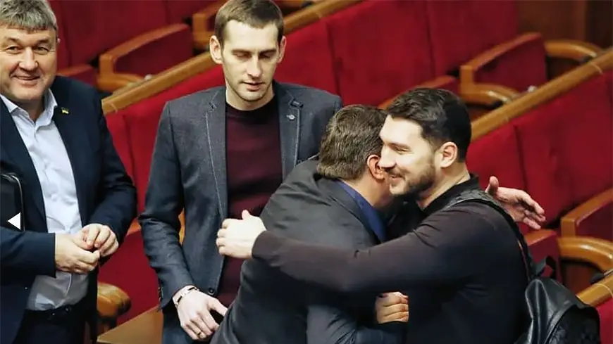 Депутаты встречают Романа Иванисива