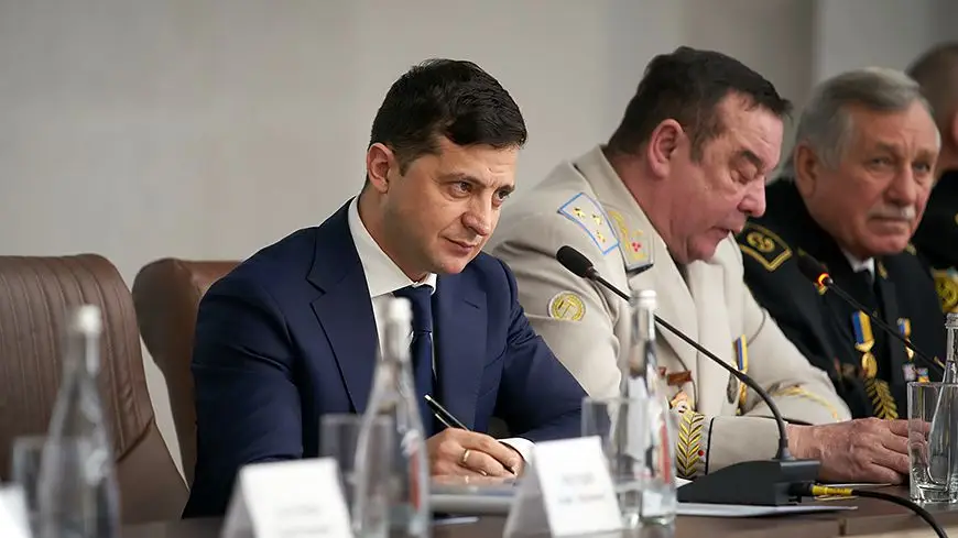 Зеленский на совещании хмурый