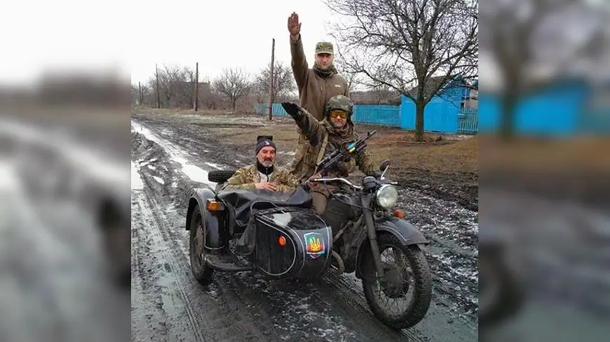 Бойцы ВСУ зигуют