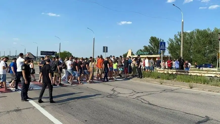 Перекрытие моста через Днепр у Херсона