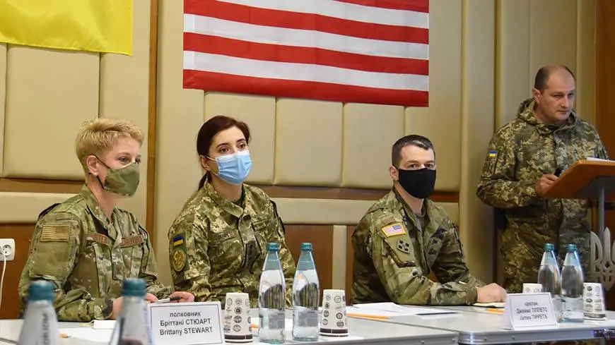 Бриттани Стюарт в Авдеевке