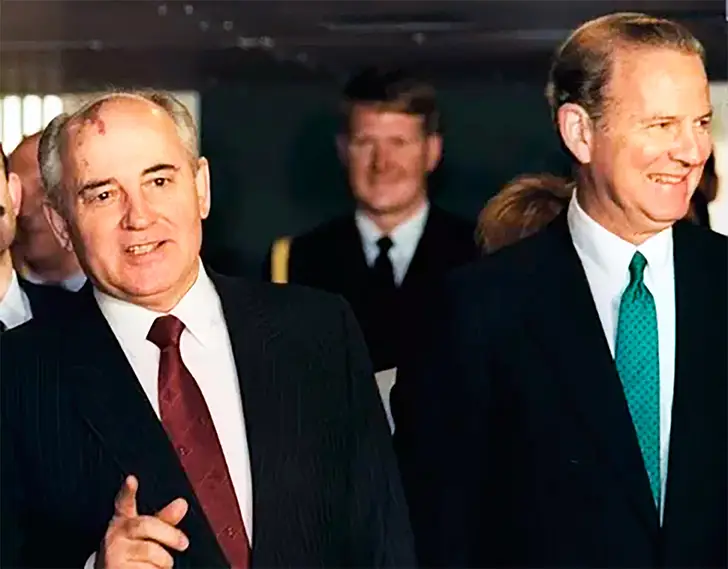 горбачев и бейкер