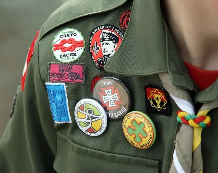 украинский пластун с портретом Шухевича
