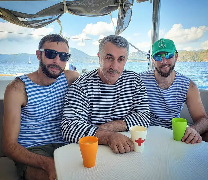 Доктор Комаровский с сыновьями в Израиле