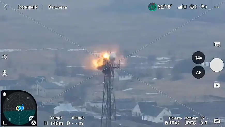 Уничтожение антенны РЛС на телевышке