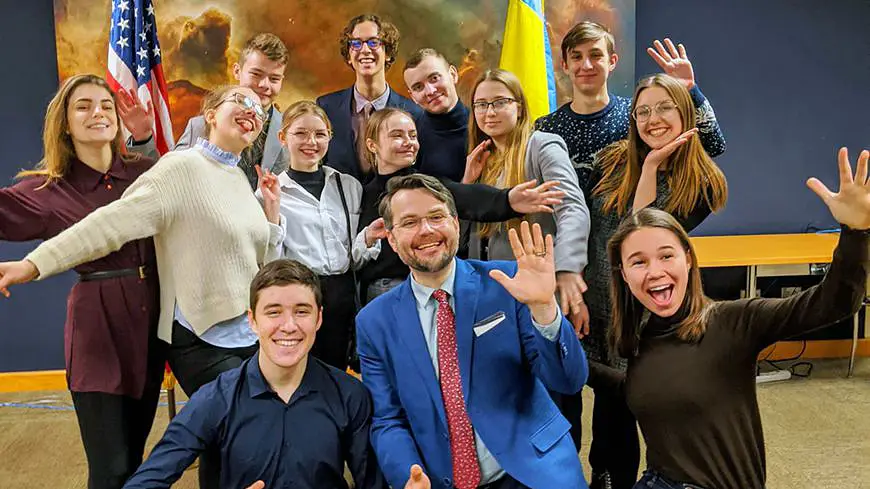 украинские дети в посольстве сша