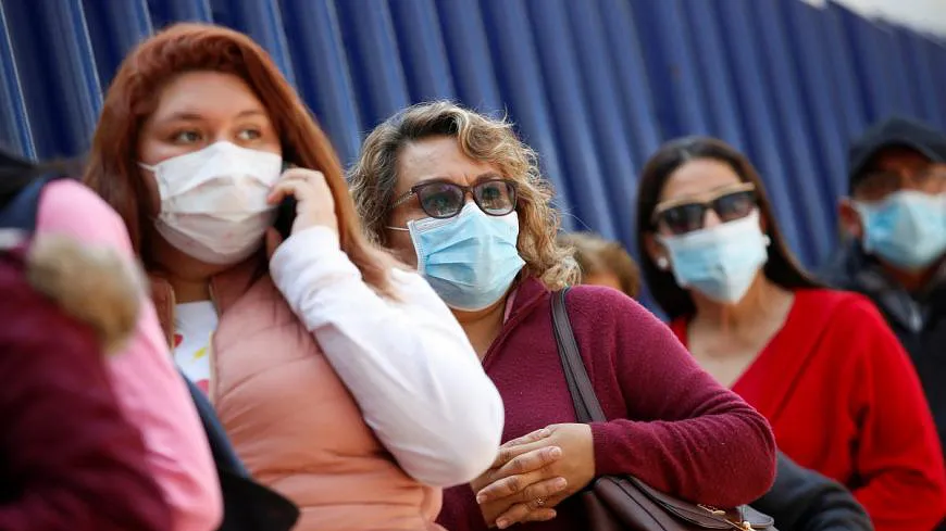 люди в хирургических масках