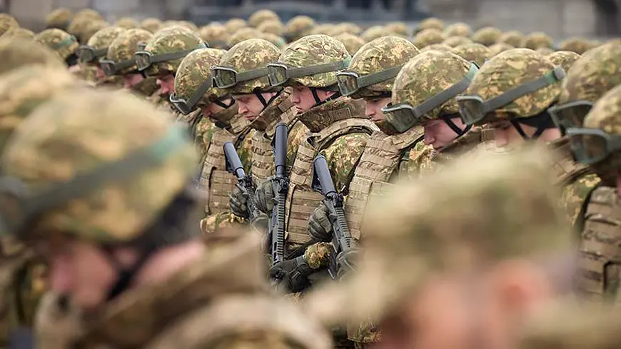 украинские солдаты в строю