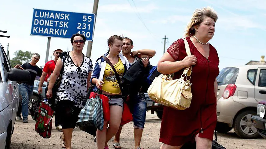 украинцы массово покидают свою страну