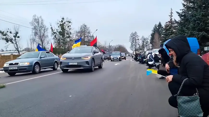 похороны украина на коленях