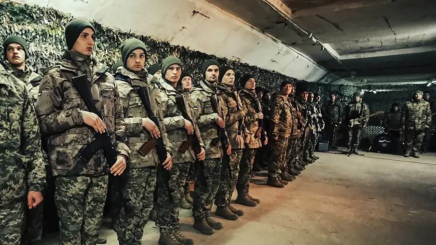 Зеленский заманивает 18-летних на фронт