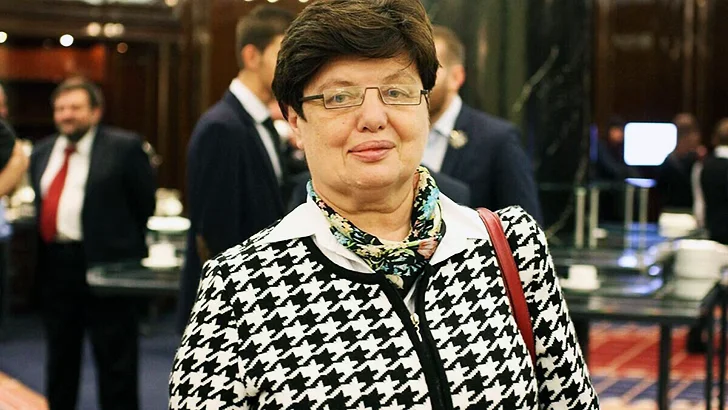 Лариса Шеслер