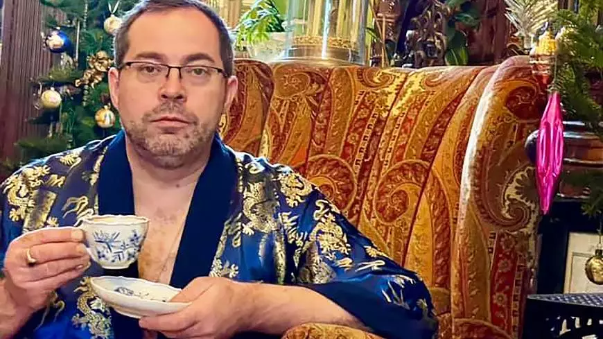 Андрей Юраш в халате